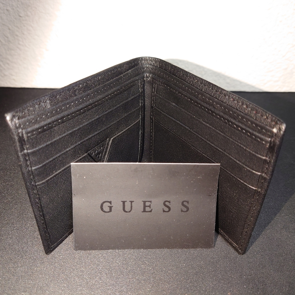 Guess bifold wallet